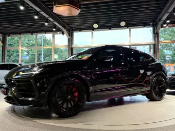 Urus 4.0 V8 CARBON*KERAM*PANO*MASSA*KEY*360°*23Z