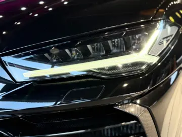 Urus 4.0 V8 CARBON*KERAM*PANO*MASSA*KEY*360°*23Z