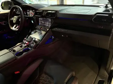 Urus 4.0 V8 CARBON*KERAM*PANO*MASSA*KEY*360°*23Z
