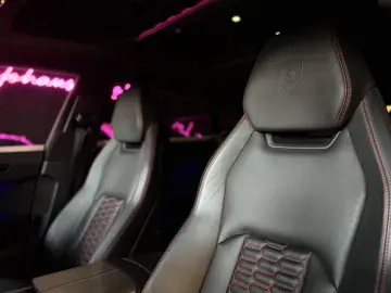 Urus 4.0 V8 CARBON*KERAM*PANO*MASSA*KEY*360°*23Z