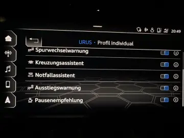 Urus 4.0 V8 CARBON*KERAM*PANO*MASSA*KEY*360°*23Z