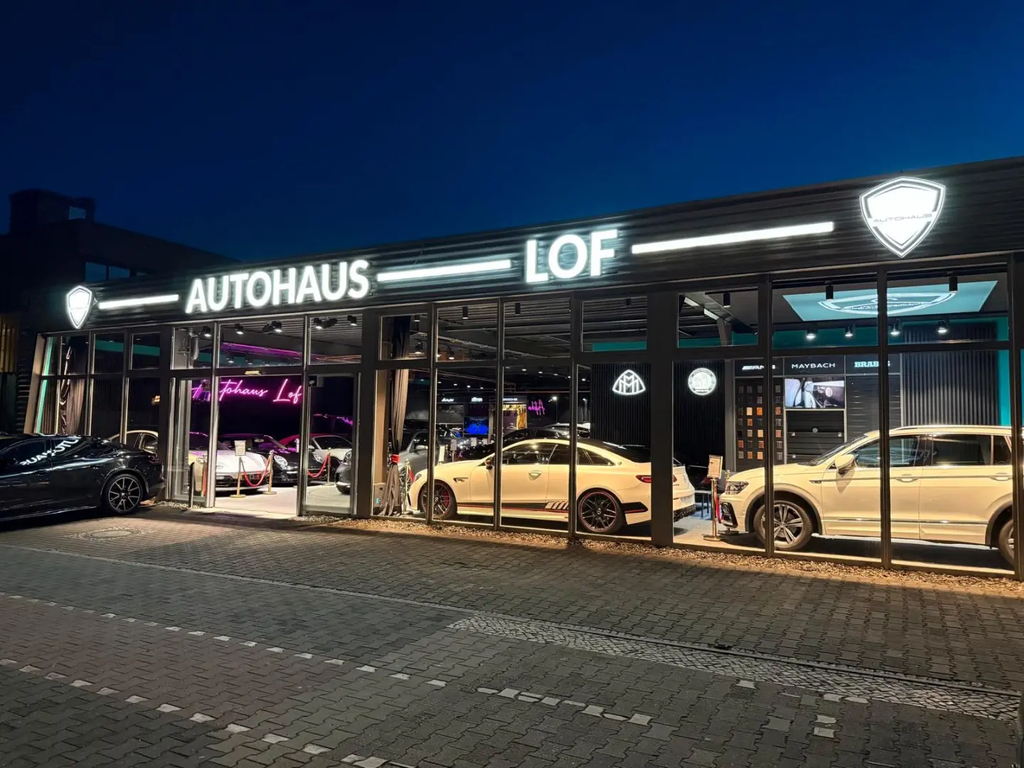 Urus 4.0 V8 CARBON*KERAM*PANO*MASSA*KEY*360°*23Z