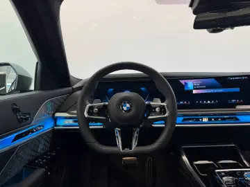 BMW 740 d xDrive M Sport ACC,HUD,SKYL