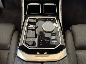 BMW 740 d xDrive M Sport ACC,HUD,SKYL