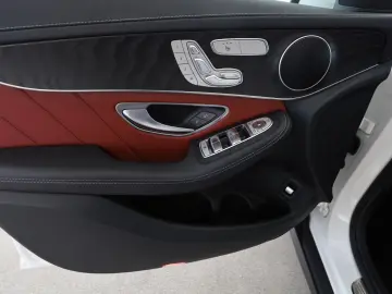GLC 200 4M AMG+AHK+PANO+DISTR+360°+MEMORY+LED+FL