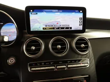 GLC 200 4M AMG+AHK+PANO+DISTR+360°+MEMORY+LED+FL