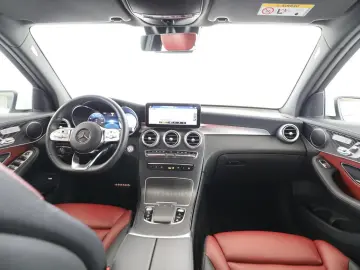 GLC 200 4M AMG+AHK+PANO+DISTR+360°+MEMORY+LED+FL