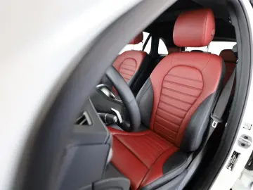 GLC 200 4M AMG+AHK+PANO+DISTR+360°+MEMORY+LED+FL