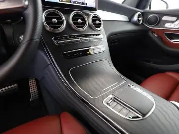 GLC 200 4M AMG+AHK+PANO+DISTR+360°+MEMORY+LED+FL