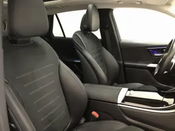 GLC 200 4M AMG Pano*AHK*Trittbretter*Lenkradheiz
