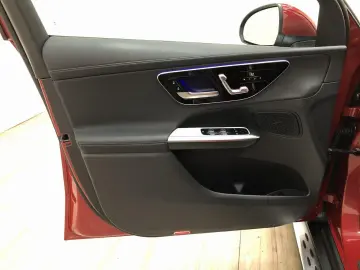GLC 200 4M AMG Pano*AHK*Trittbretter*Lenkradheiz