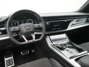 Q8 S line LEDER KAM NAVI VIRT CARPLAY SHZ PDC