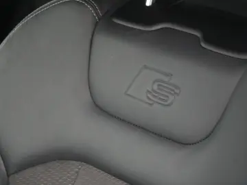 Q8 S line LEDER KAM NAVI VIRT CARPLAY SHZ PDC
