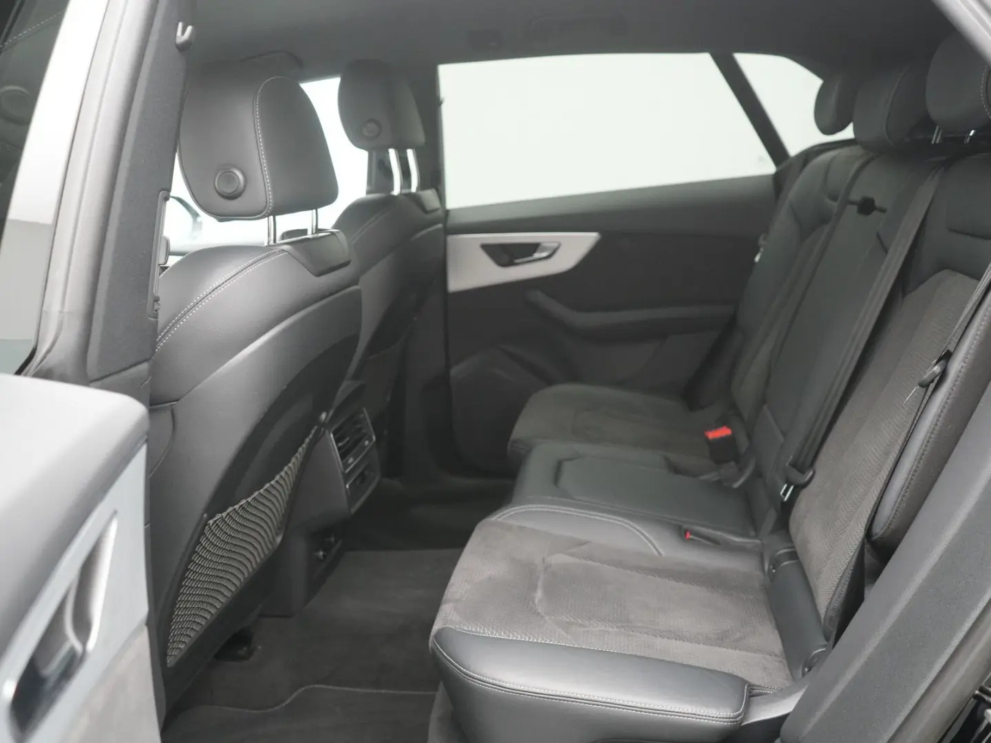 Q8 S line LEDER KAM NAVI VIRT CARPLAY SHZ PDC