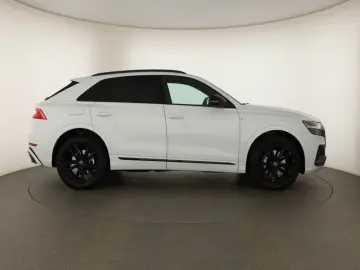 Q8