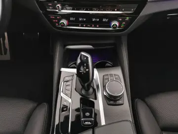520d M Sport|Glasdach|360°|HeadUp|adapt.LED|19