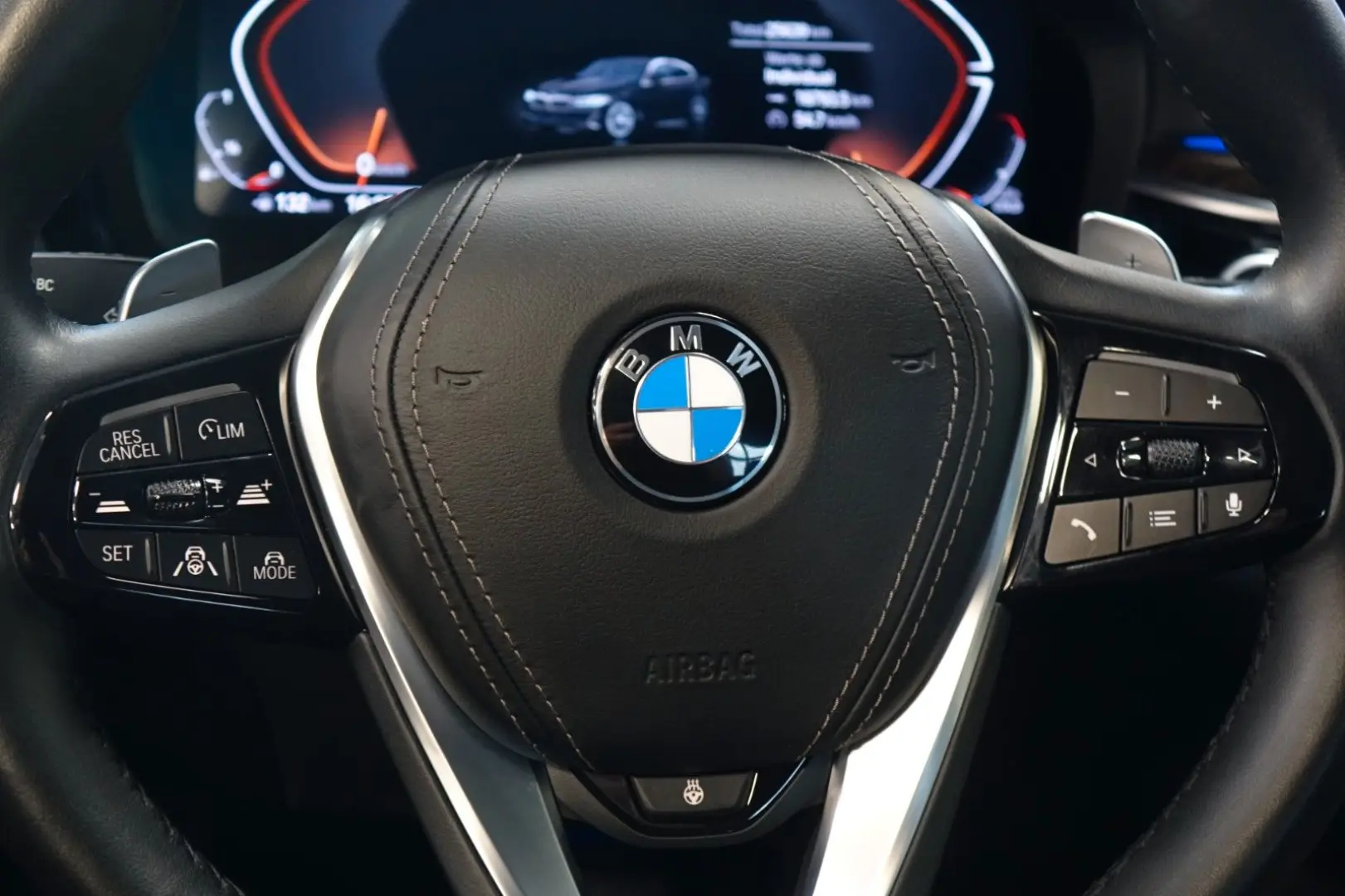 520i Lim. Luxury Line+H/K+STHZ+Memory+Laser+HUD+