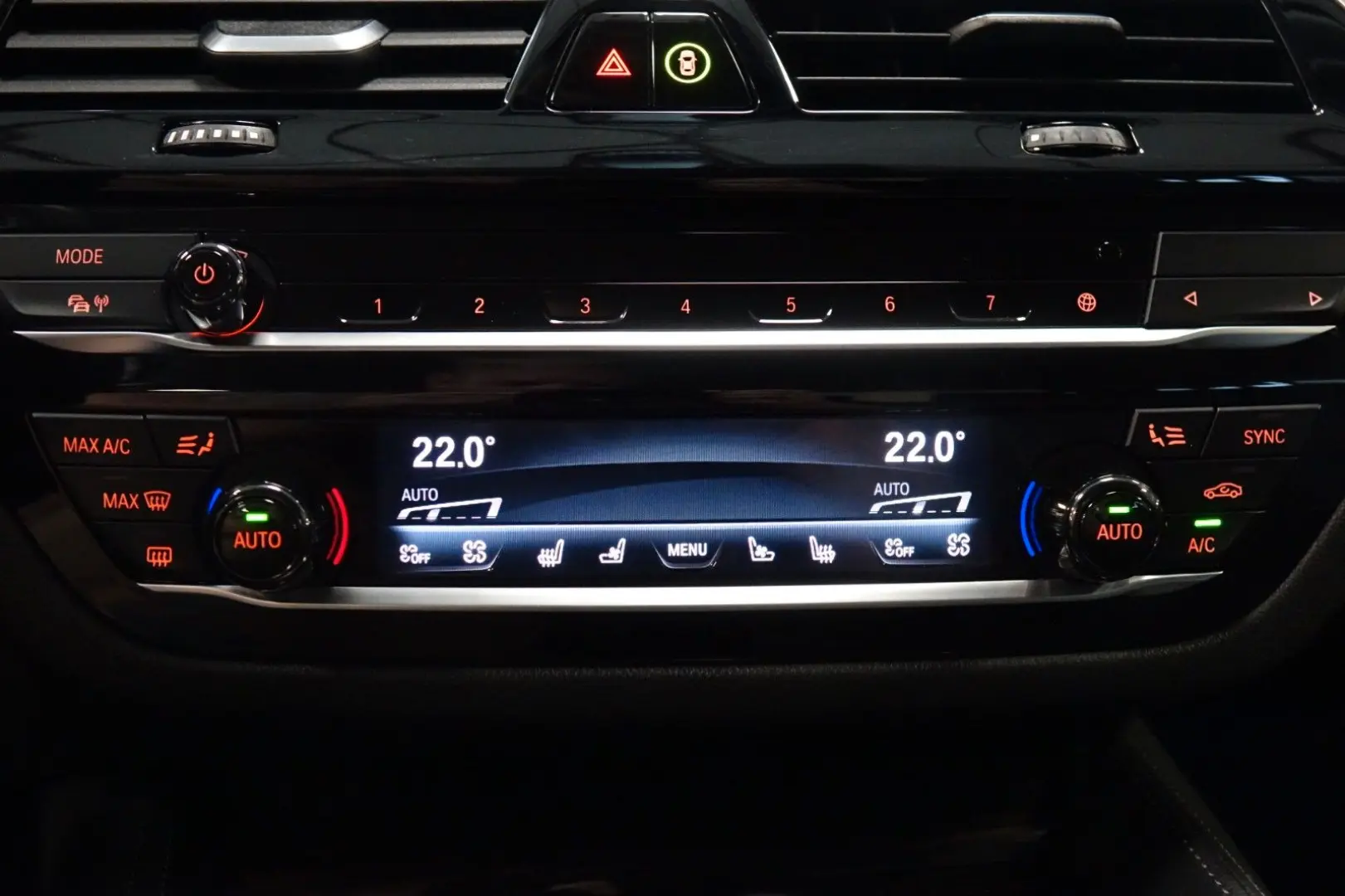 520i Lim. Luxury Line+H/K+STHZ+Memory+Laser+HUD+