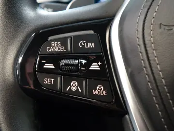 520i Lim. Luxury Line+H/K+STHZ+Memory+Laser+HUD+
