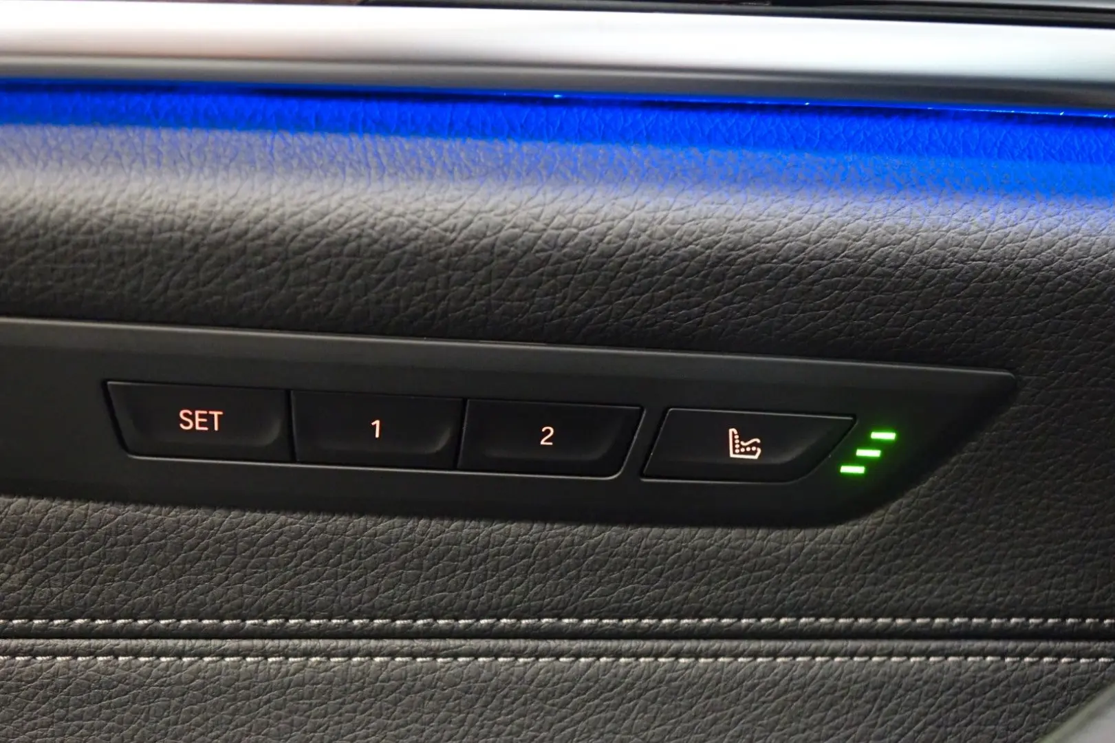 520i Lim. Luxury Line+H/K+STHZ+Memory+Laser+HUD+