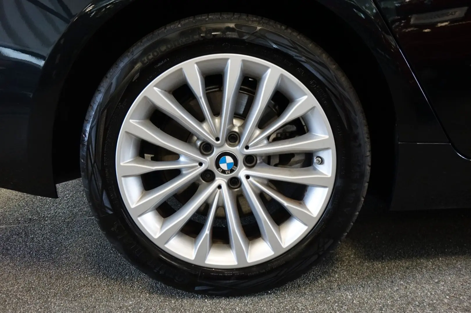 520i Lim. Luxury Line+H/K+STHZ+Memory+Laser+HUD+