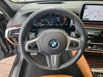 530i xDrive Limousine M-Sport Head-Up AHK Laser 