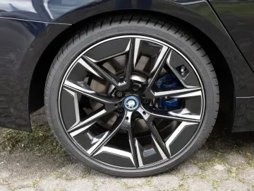 545e xDrive M-Sport FACEL. HUD 360° LASER LED