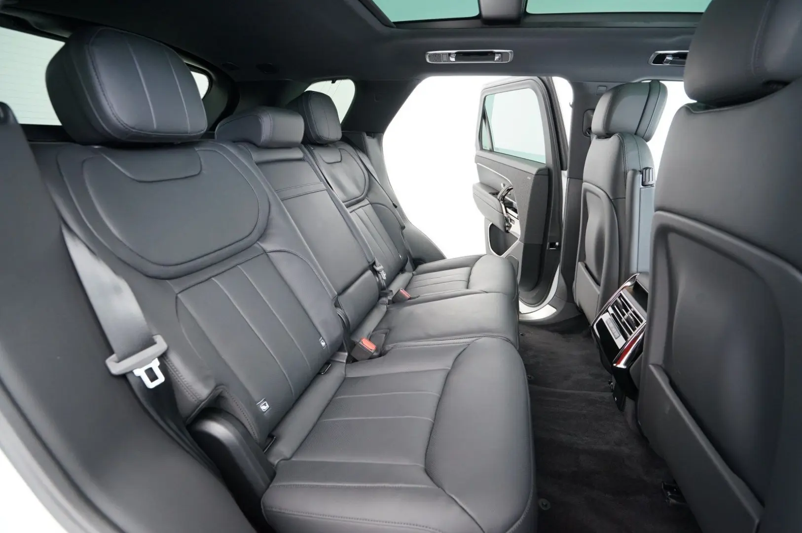 Range Rover Sport  D250 SE AHK Pano