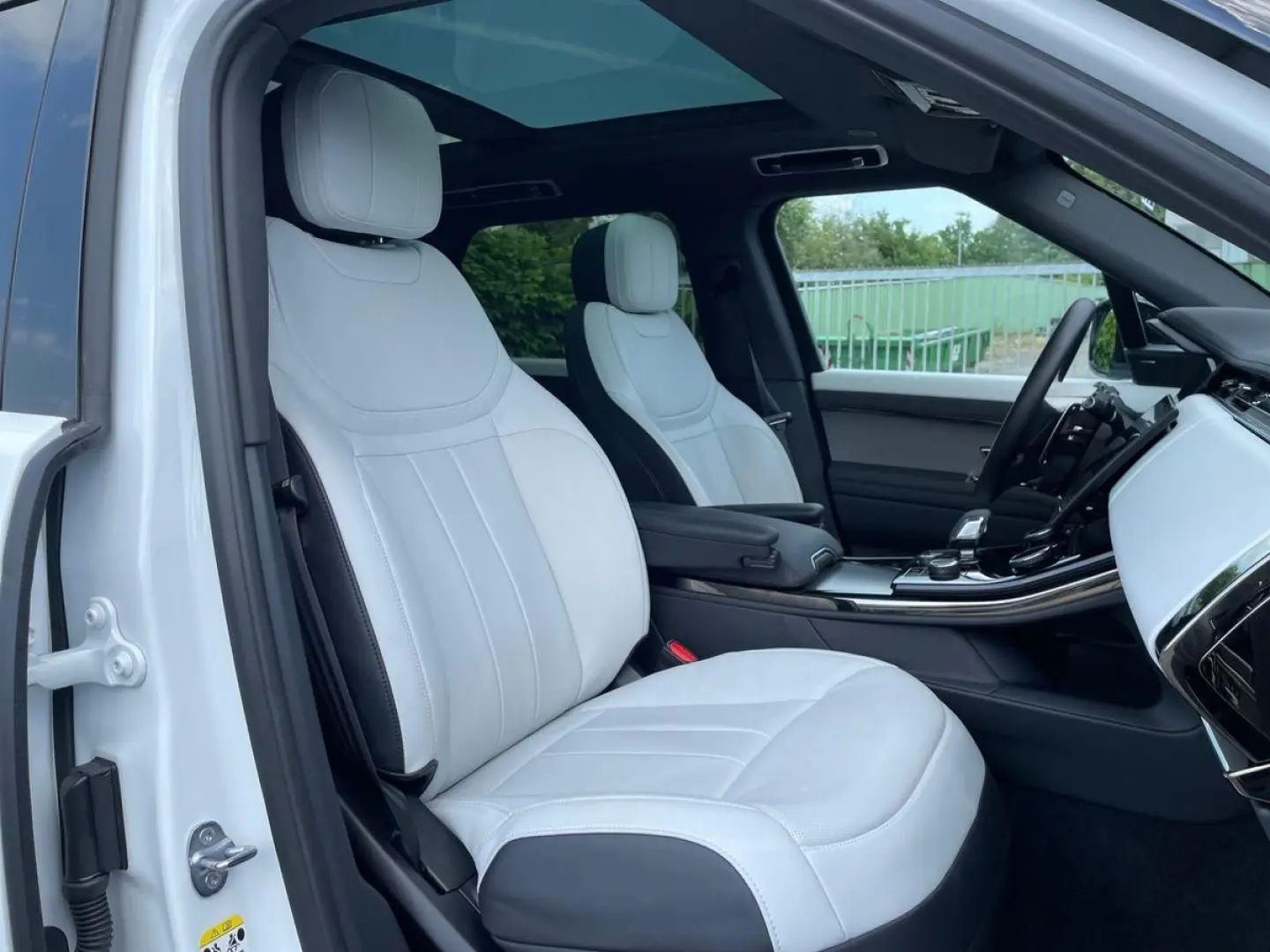 RANGE ROVER SPORT DYNAMIC HSE 3.0TD+AHK+PANO+StH
