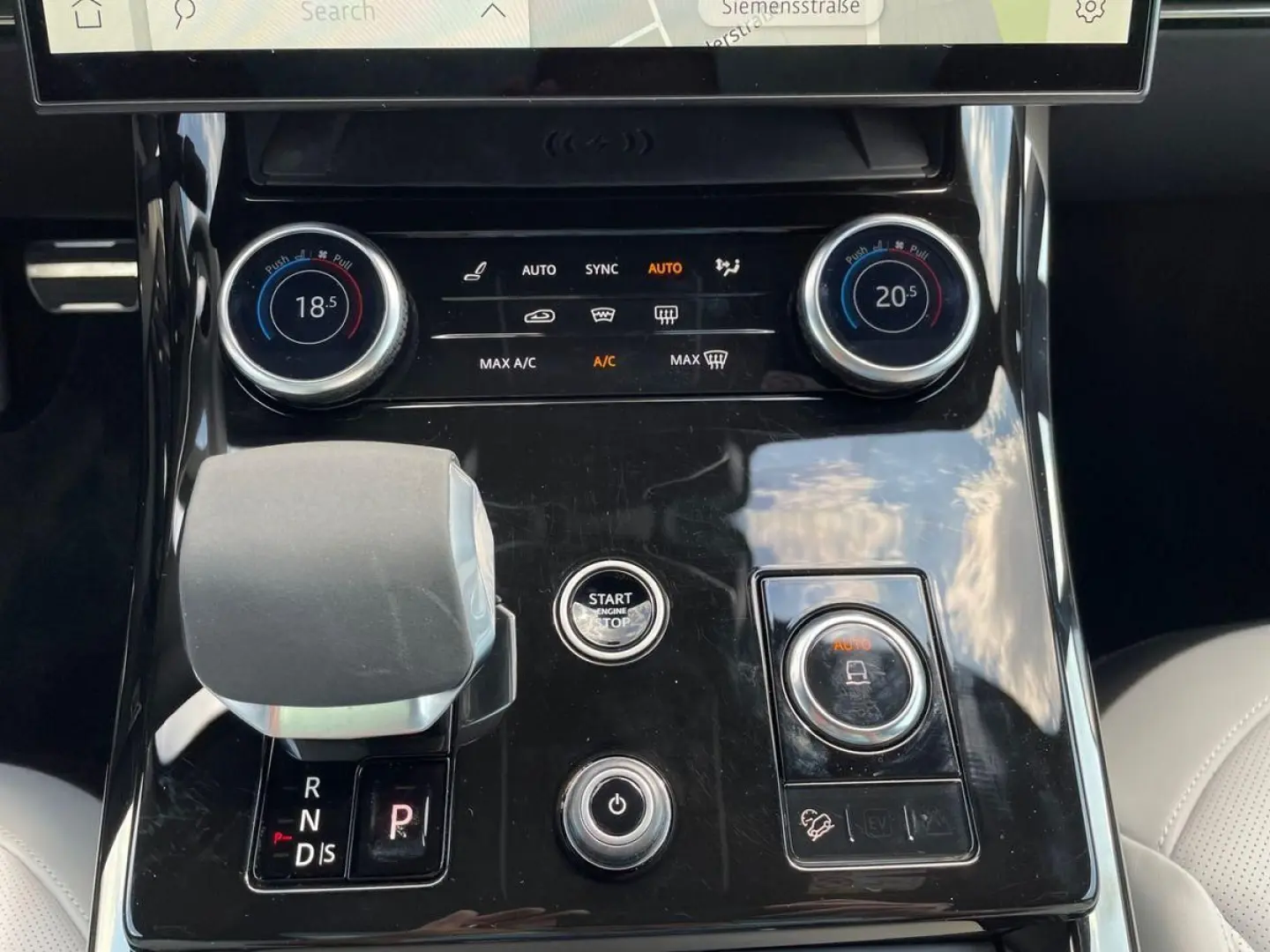 RANGE ROVER SPORT DYNAMIC HSE 3.0TD+AHK+PANO+StH