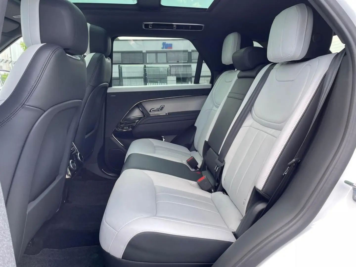 RANGE ROVER SPORT DYNAMIC HSE 3.0TD+AHK+PANO+StH