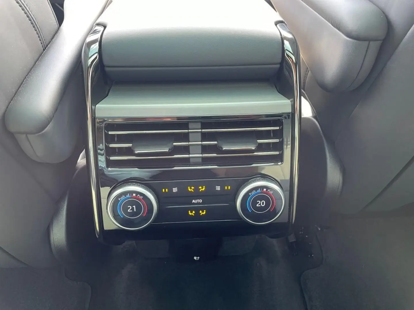 RANGE ROVER SPORT DYNAMIC HSE 3.0TD+AHK+PANO+StH