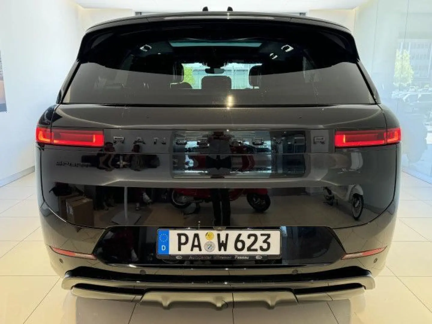 Range Rover Sport D300 Dynamic SE Black Pack LED