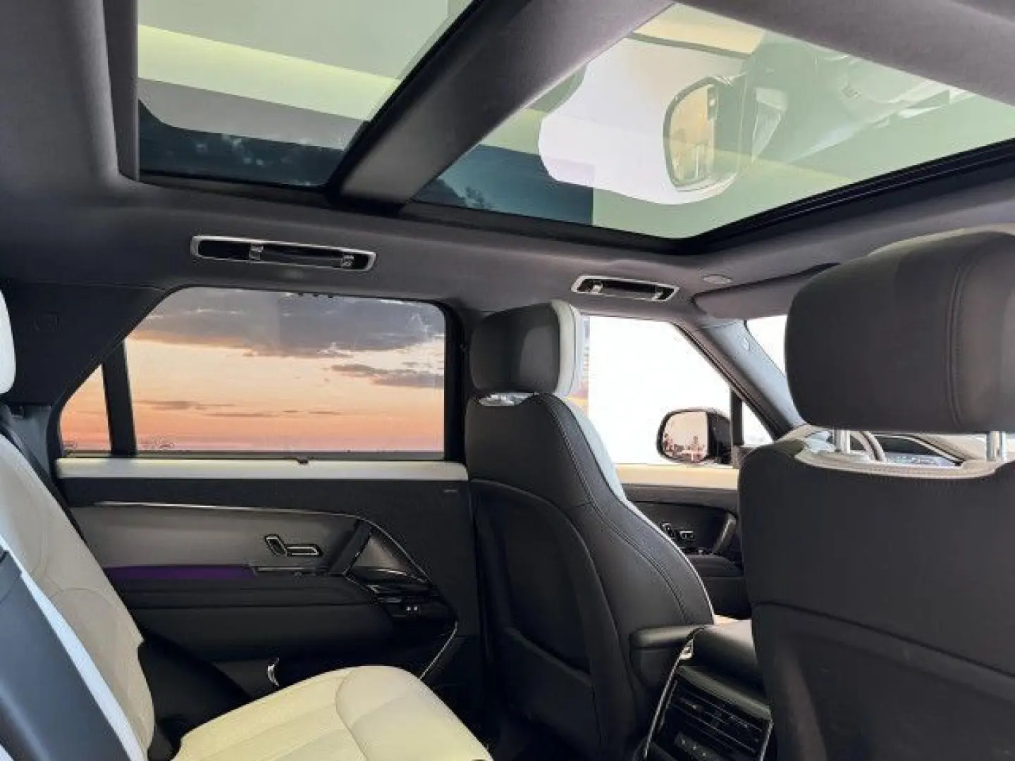 Range Rover Sport D300 Dynamic SE Black Pack LED