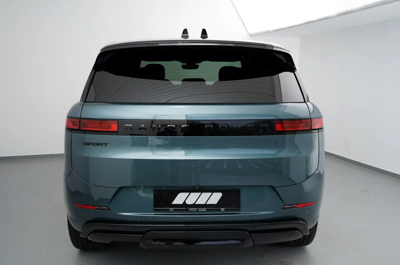 Range Rover Sport D250 Dynamic SE AHK Pano