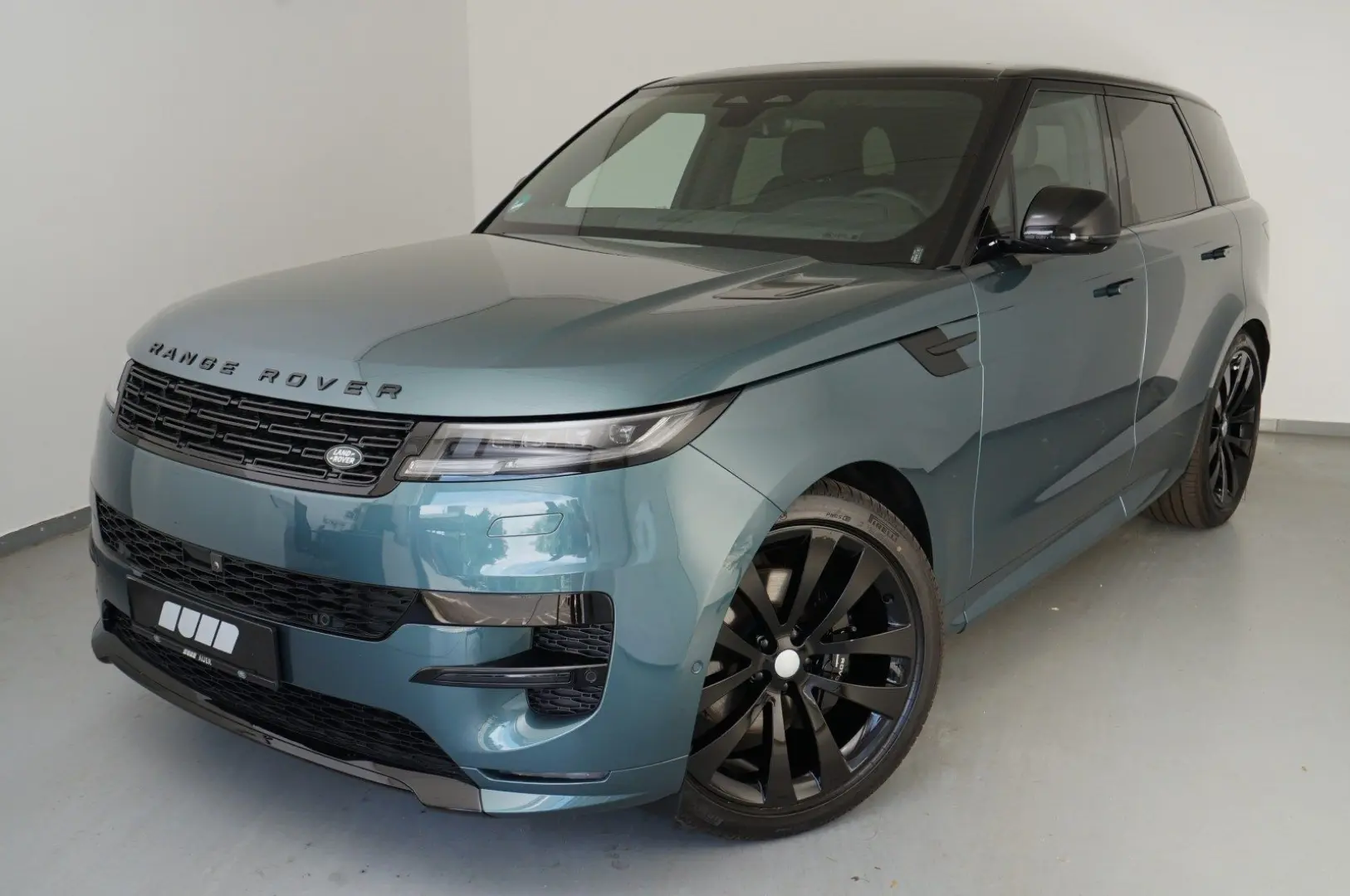 Range Rover Sport D250 Dynamic SE AHK Pano