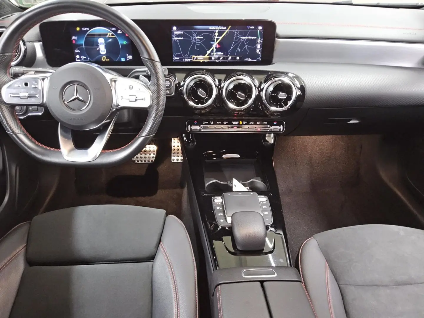 CLA 200 d AMG-Line Navi LED RfK Distronic+