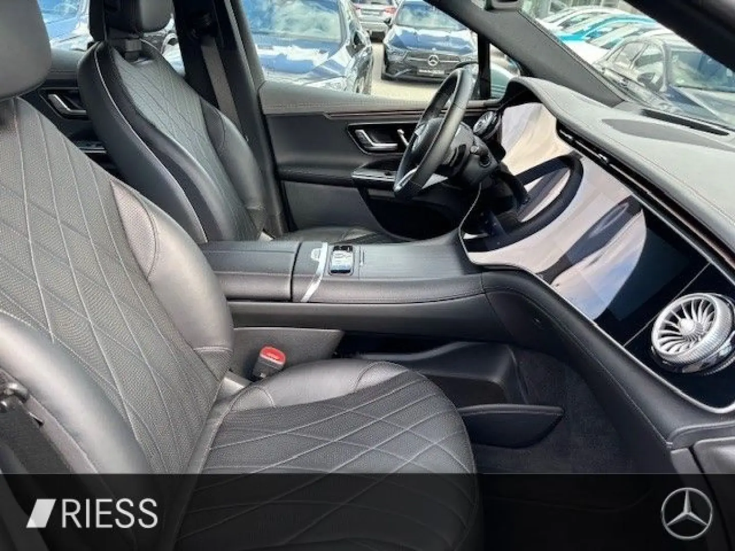 EQE 500 SUV 4M Electric Art Distr Pano Hyper 360