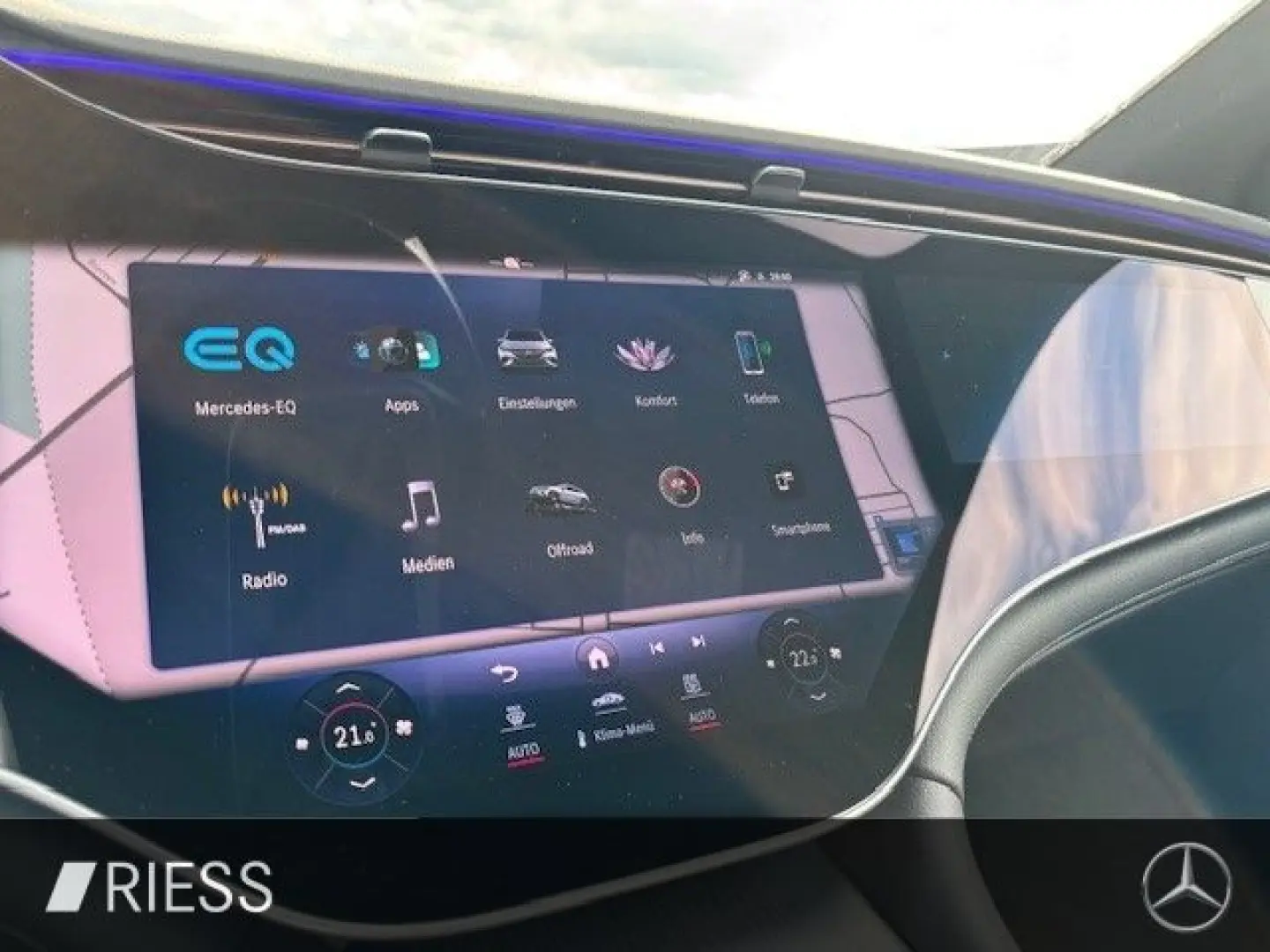 EQE 500 SUV 4M Electric Art Distr Pano Hyper 360