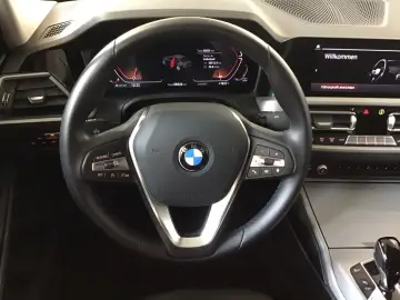 330i Limousine LiveCockpitProf PDC Driv.Assist