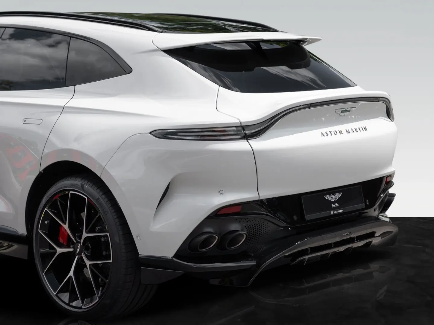 DBX707 | Facelift MY25 |