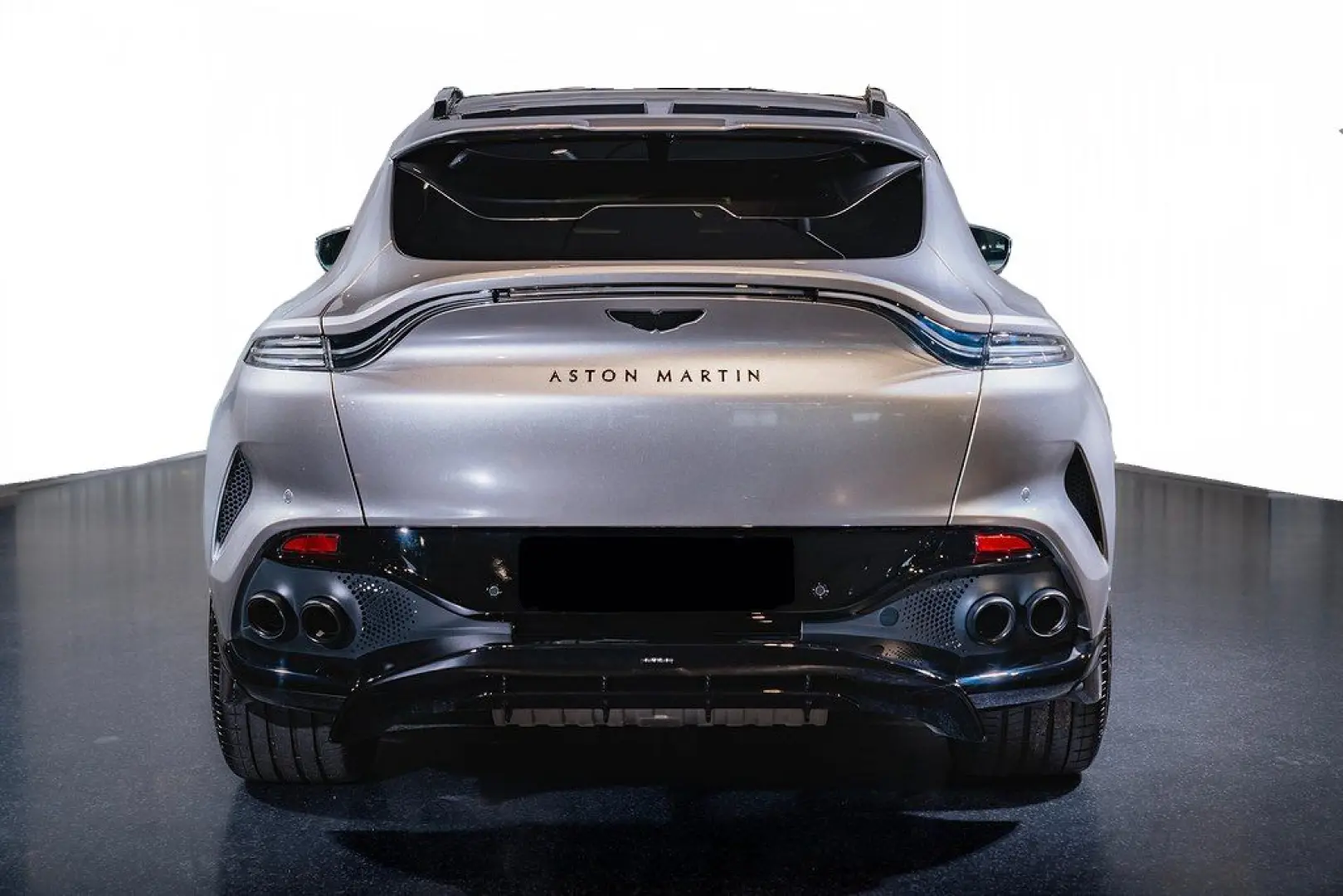 DBX 4.0 V8 DBX707