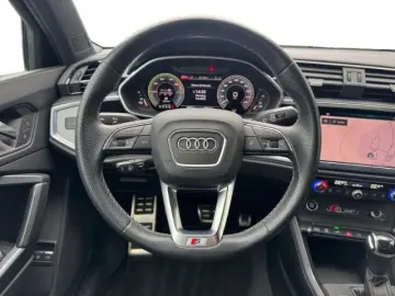 Q3 45 TFSI-e S-LINE LED NAVI+ AHK 19'' PANO REAR