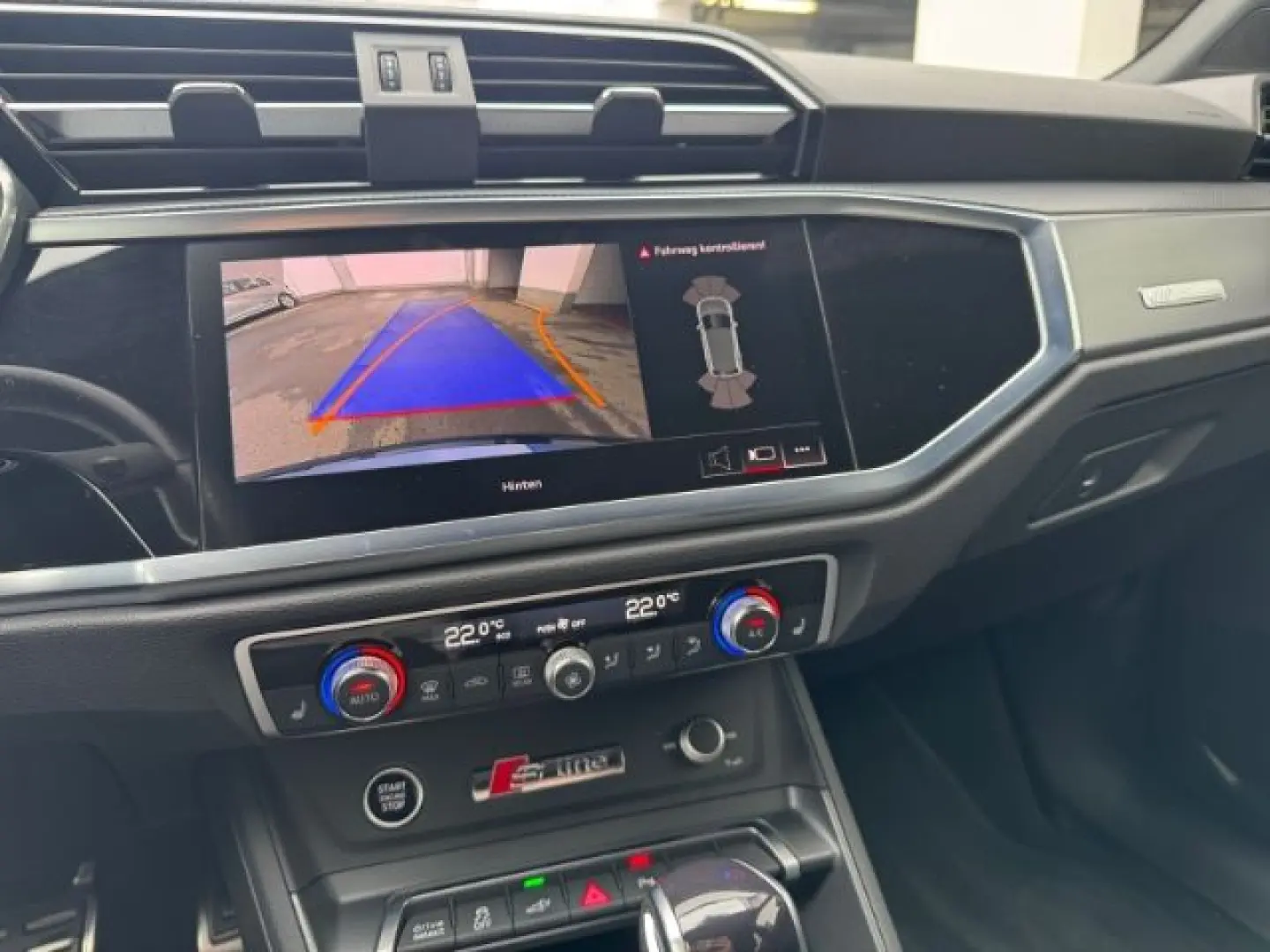 Q3 45 TFSI-e S-LINE LED NAVI+ AHK 19'' PANO REAR