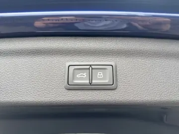 Q3 45 TFSI-e S-LINE LED NAVI+ AHK 19'' PANO REAR