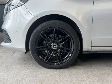V 300 4M L EDITION*STANDH*AHK*KAMERA*TISCH*LED