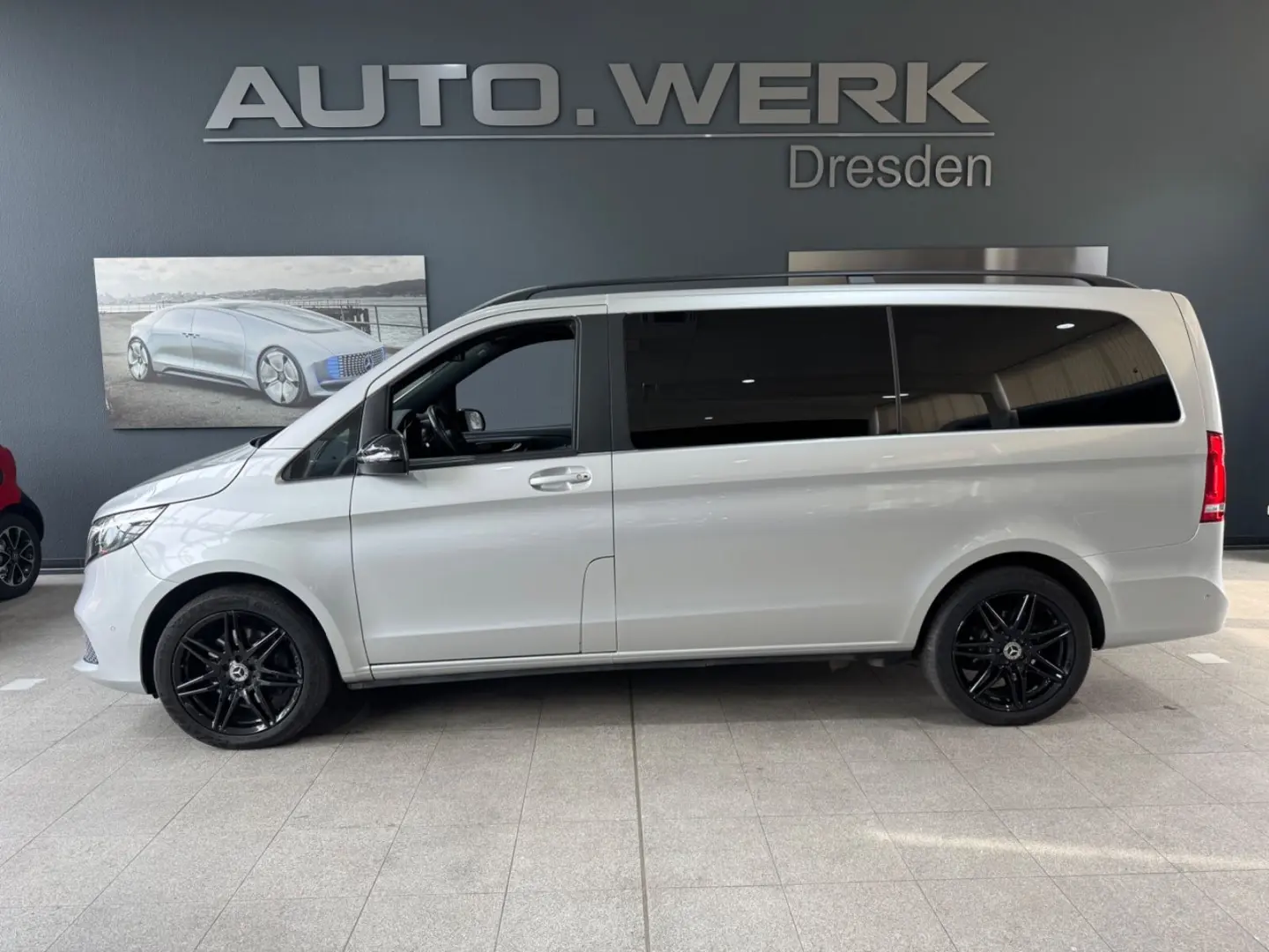 V 300 4M L EDITION*STANDH*AHK*KAMERA*TISCH*LED