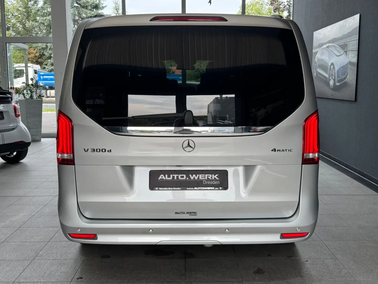 V 300 4M L EDITION*STANDH*AHK*KAMERA*TISCH*LED