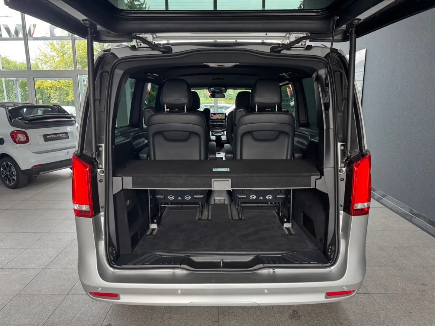 V 300 4M L EDITION*STANDH*AHK*KAMERA*TISCH*LED