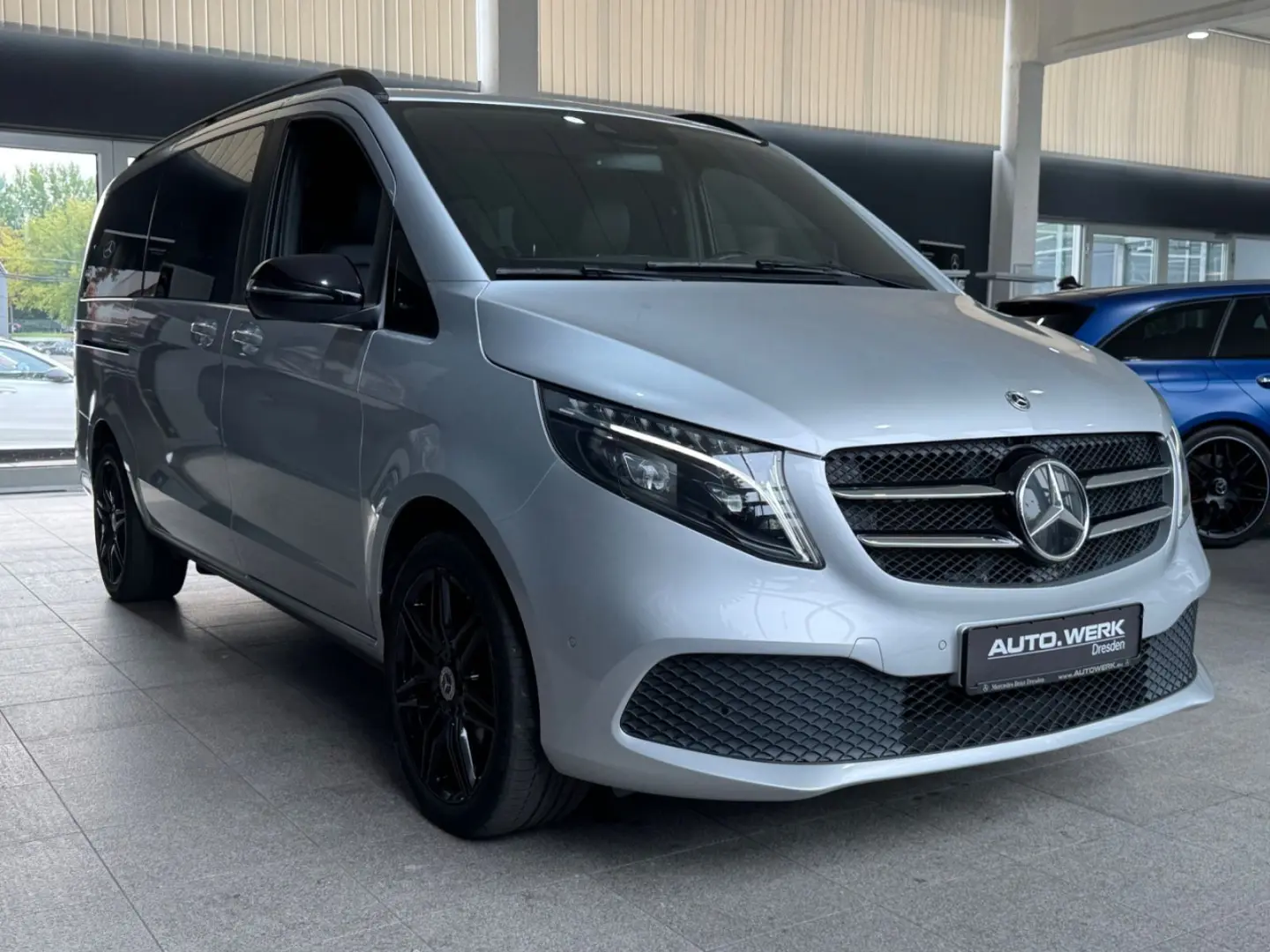 V 300 4M L EDITION*STANDH*AHK*KAMERA*TISCH*LED